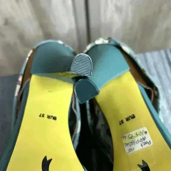 Poetic License Heels Sz 37 Open Toe Floral Print Blue Color New Cone Heel - Picture 13 of 14